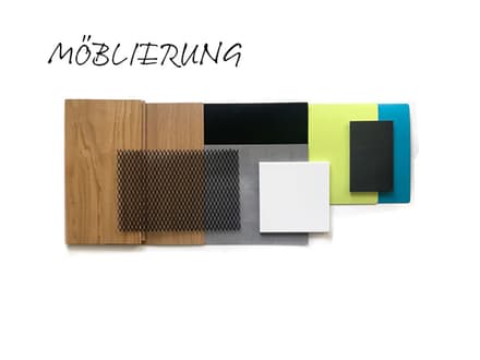 Materialcollage mit Holz, Stoff und Farben, Möblierung beschriftet.